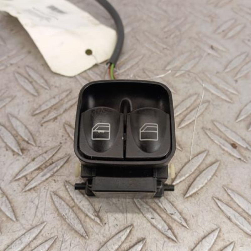 Interrupteur de leve vitre avant gauche MERCEDES CLASSE C 203 COUPE SPORT