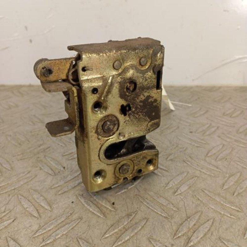 Serrure avant gauche PEUGEOT 106 Serrure avant gauche PEUGEOT 106