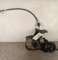 Serrure avant droit FORD FIESTA 5 Photo n°1