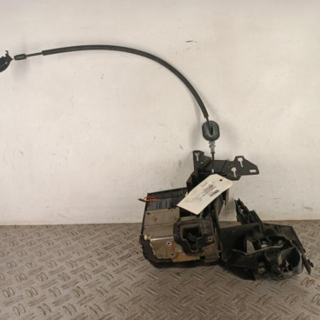 Serrure avant droit FORD FIESTA 5 Photo n°1