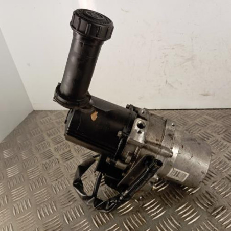 Pompe de direction PEUGEOT 5008 1