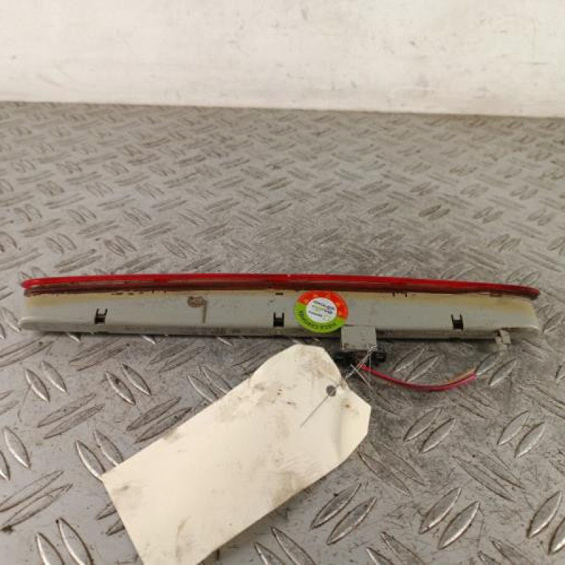 Feu arriere stop central VOLKSWAGEN NEW BEETLE 1 Feu arriere stop central VOLKSWAGEN NEW BEETLE 1