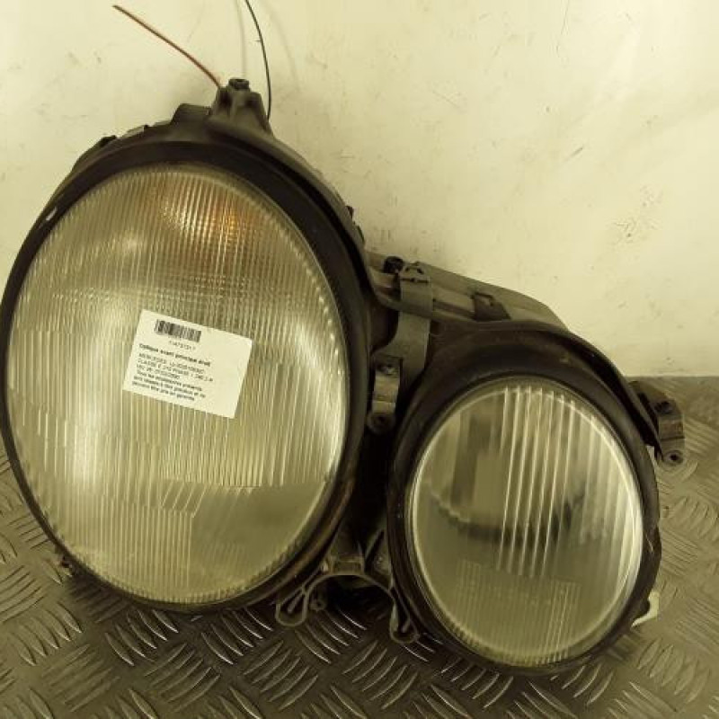 Optique avant principal droit (feux)(phare) MERCEDES CLASSE E 210