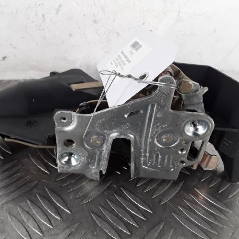 Serrure arriere gauche MERCEDES CLASSE E 210 Serrure arriere gauche MERCEDES CLASSE E 210