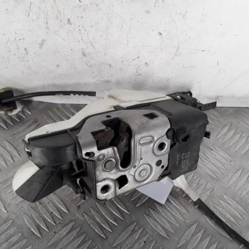 Serrure avant gauche PEUGEOT 308 1 Serrure avant gauche PEUGEOT 308 1