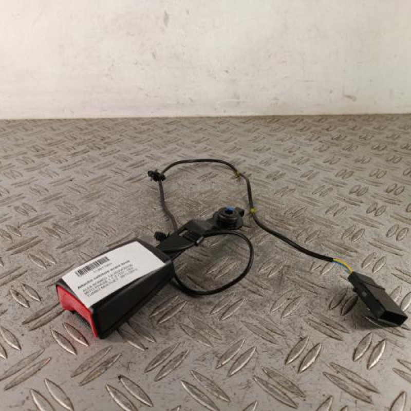 Attache ceinture avant droit ALFA ROMEO MITO