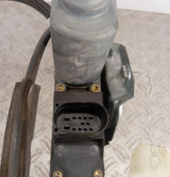 Leve vitre electrique avant gauche VOLKSWAGEN POLO 3 Photo n°3