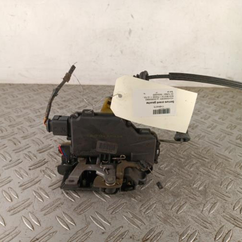 Serrure avant gauche VOLKSWAGEN NEW BEETLE 1 Serrure avant gauche VOLKSWAGEN NEW BEETLE 1