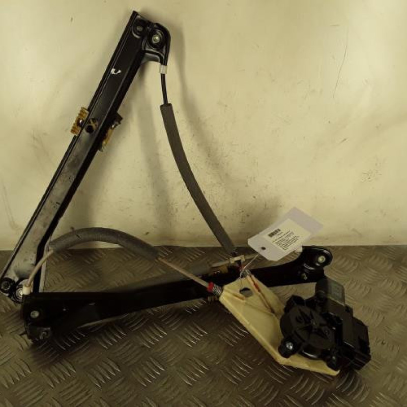 Leve vitre electrique avant gauche VOLKSWAGEN POLO 5