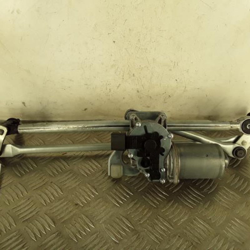Moteur essuie glace avant BMW X1 E84 Moteur essuie glace avant BMW X1 E84