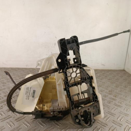 Serrure avant gauche VOLKSWAGEN PASSAT 5 Photo n°1