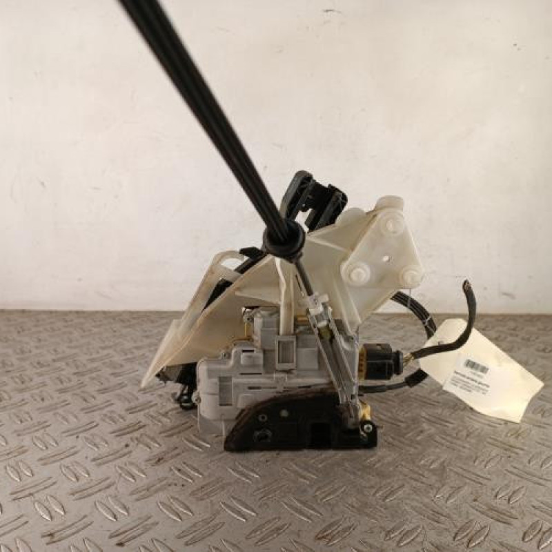 Serrure arriere gauche VOLKSWAGEN PASSAT 5 Serrure arriere gauche VOLKSWAGEN PASSAT 5