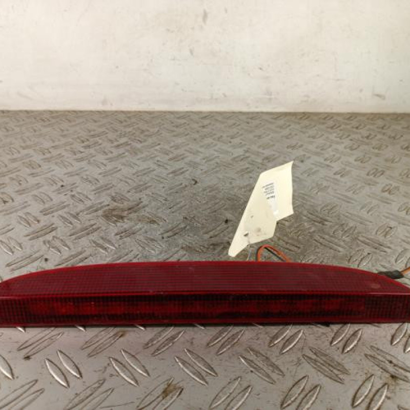 Feu arriere stop central RENAULT CLIO 2 Feu arriere stop central RENAULT CLIO 2