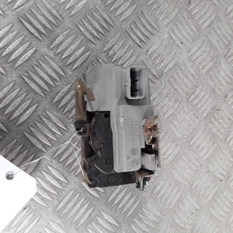 Serrure avant droit CITROEN XSARA Serrure avant droit CITROEN XSARA