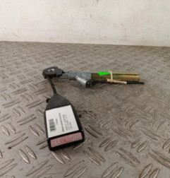 Attache ceinture avant droit RENAULT CLIO 2 Photo n°1