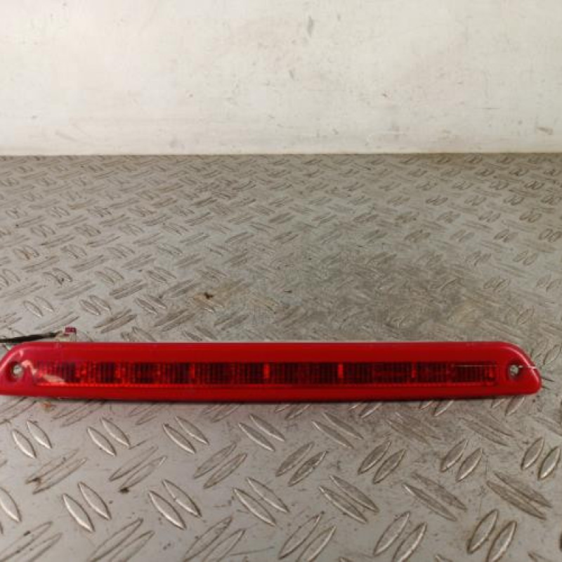 Feu arriere stop central MERCEDES SPRINTER 3 Feu arriere stop central MERCEDES SPRINTER 3