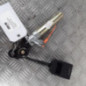 Attache ceinture avant gauche CITROEN SAXO