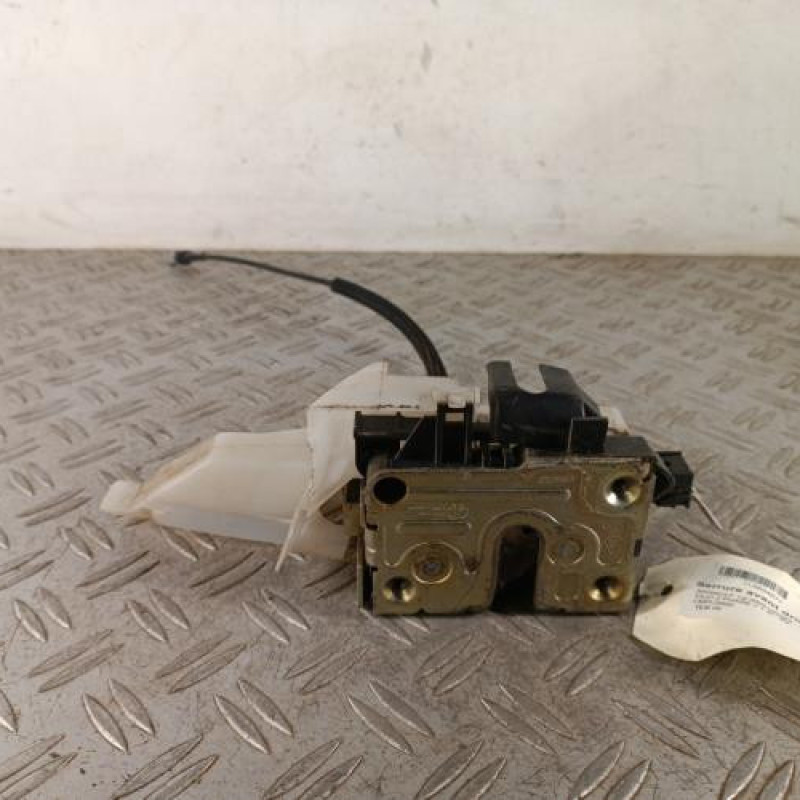 Serrure avant droit RENAULT CLIO 2 Serrure avant droit RENAULT CLIO 2