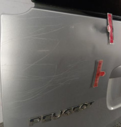 Malle/Hayon arriere PEUGEOT 206 Photo n°3