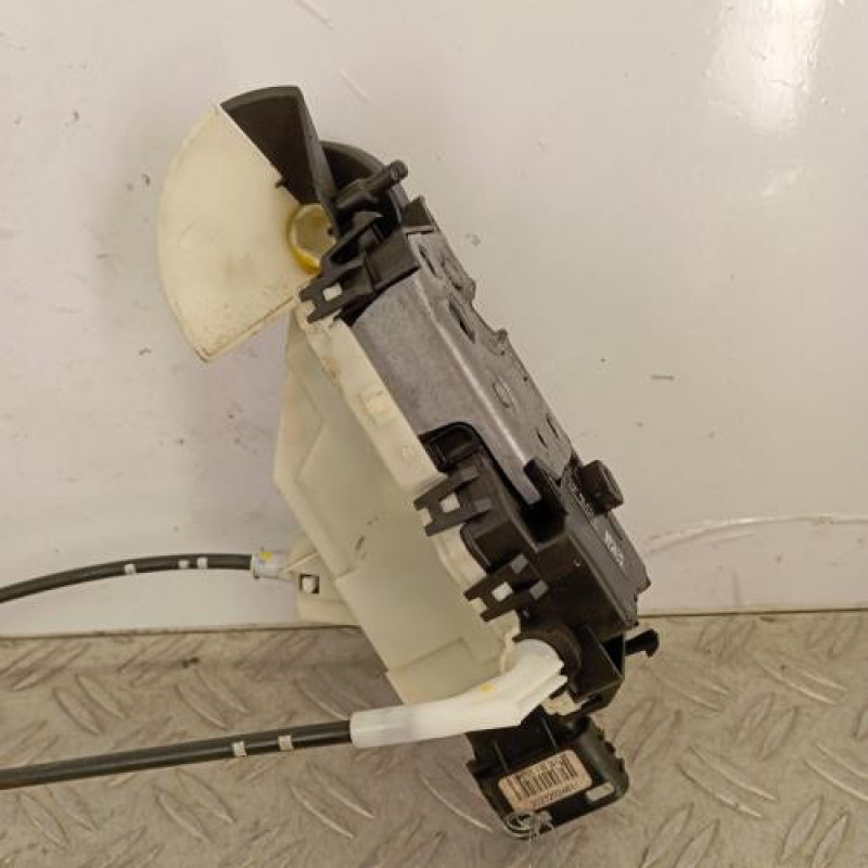 Serrure avant gauche PEUGEOT PARTNER 2 Serrure avant gauche PEUGEOT PARTNER 2