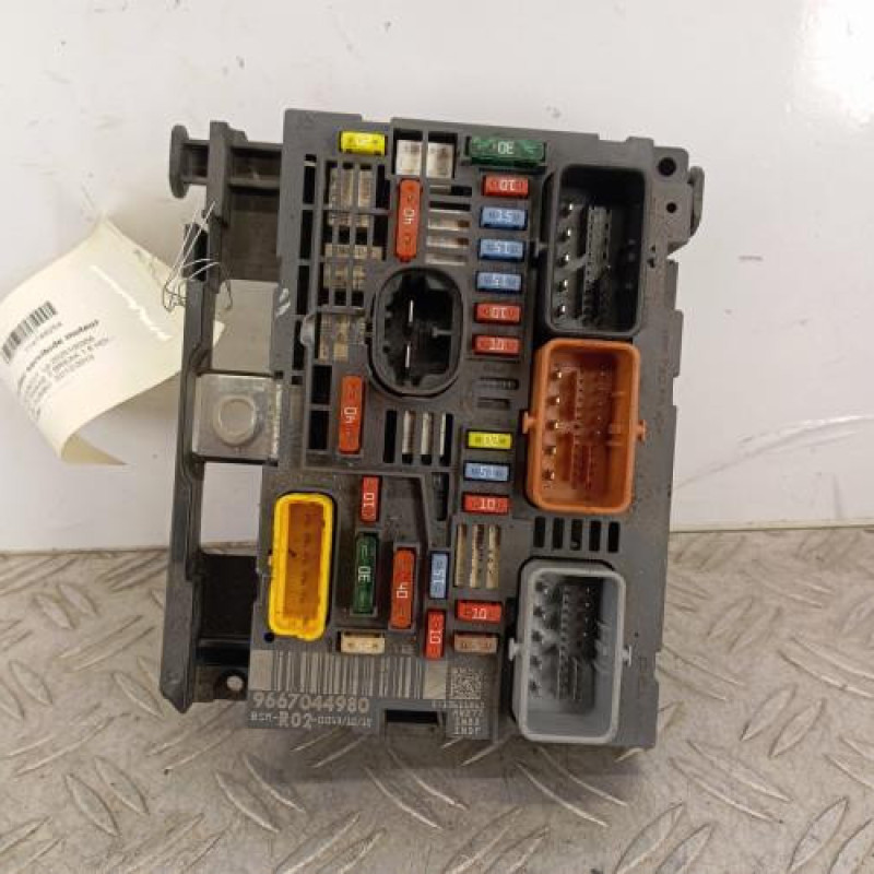 Boitier servitude moteur (BSM) PEUGEOT 407 Boitier servitude moteur (BSM) PEUGEOT 407