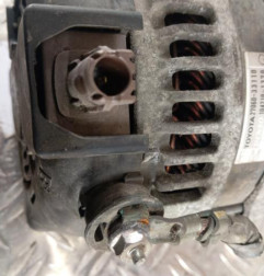 Alternateur TOYOTA VERSO-S Photo n°3