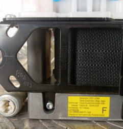 Ceinture avant gauche TOYOTA VERSO-S Photo n°4