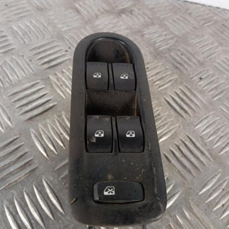Interrupteur de leve vitre avant gauche RENAULT GRAND SCENIC 2