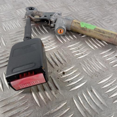 Attache ceinture avant gauche PEUGEOT 106