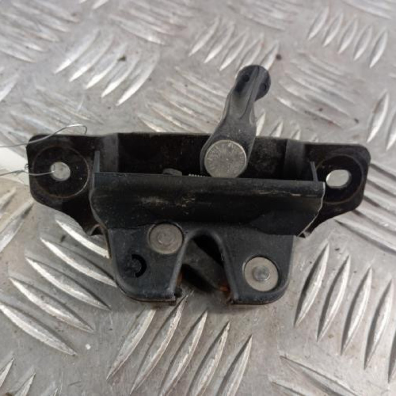 Serrure de hayon PEUGEOT 106