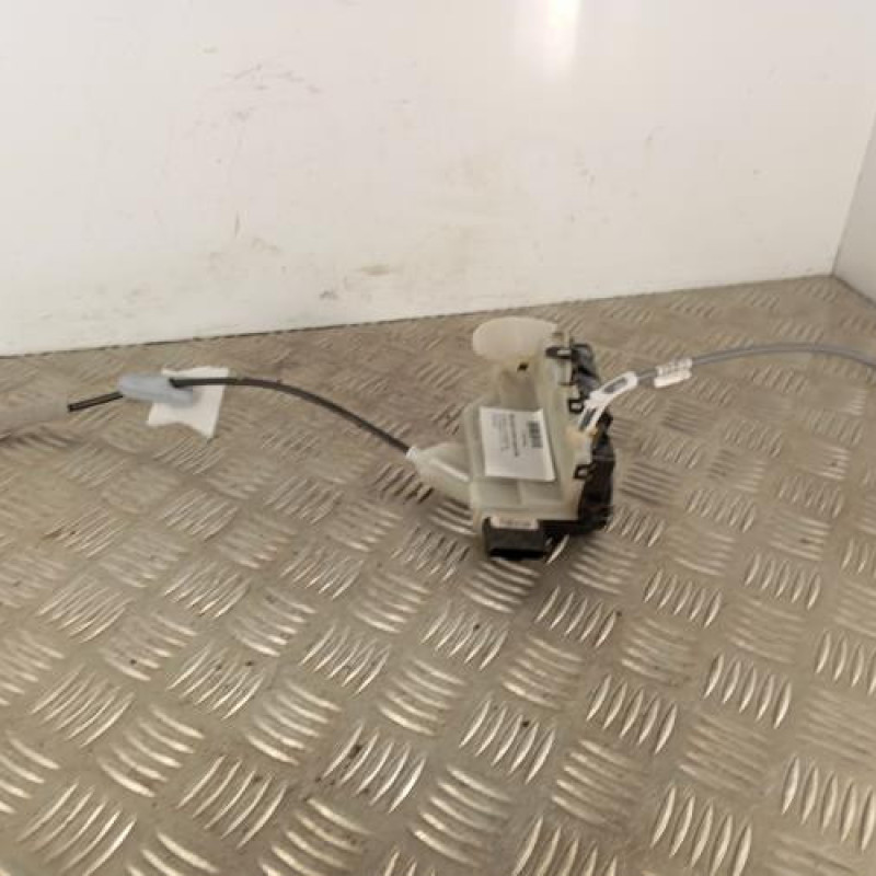 Serrure avant gauche CITROEN C3 3 Serrure avant gauche CITROEN C3 3