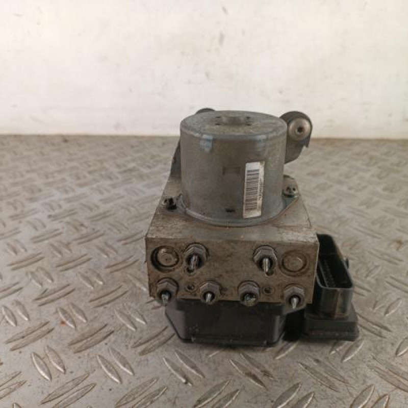 Bloc ABS (freins anti-blocage) VOLKSWAGEN PASSAT 6 Bloc ABS (freins anti-blocage) VOLKSWAGEN PASSAT 6