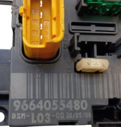 Boitier servitude moteur (BSM) PEUGEOT 1007 Photo n°3