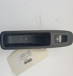 Interrupteur de leve vitre arriere droit RENAULT ARKANA Photo n°1