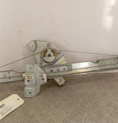 Leve vitre electrique avant gauche DACIA SANDERO 1 Photo n°1