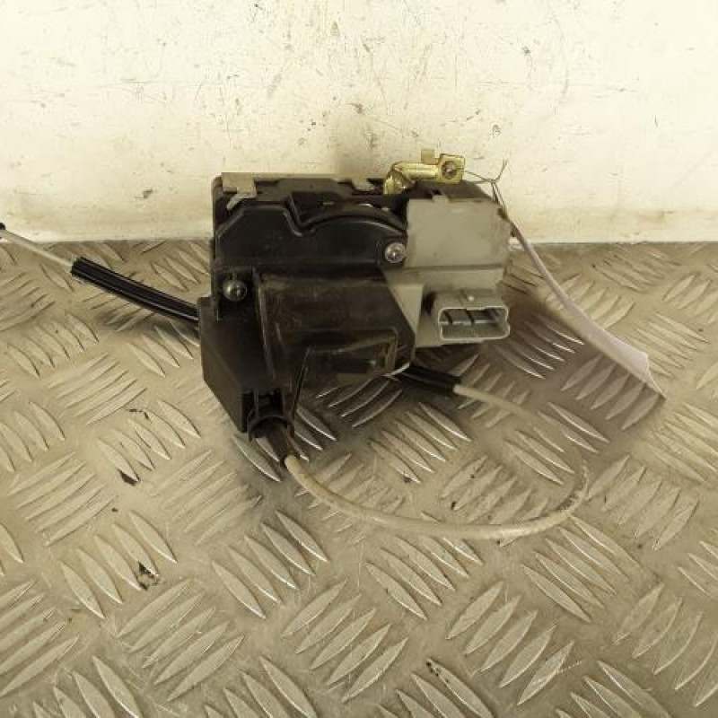 Serrure avant droit PEUGEOT 307