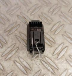 Interrupteur de leve vitre avant droit VOLKSWAGEN GOLF 7