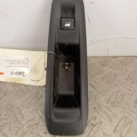 Interrupteur de leve vitre arriere droit PEUGEOT 308 2 SW Photo n°1