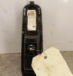 Interrupteur de leve vitre arriere droit PEUGEOT 308 2 SW