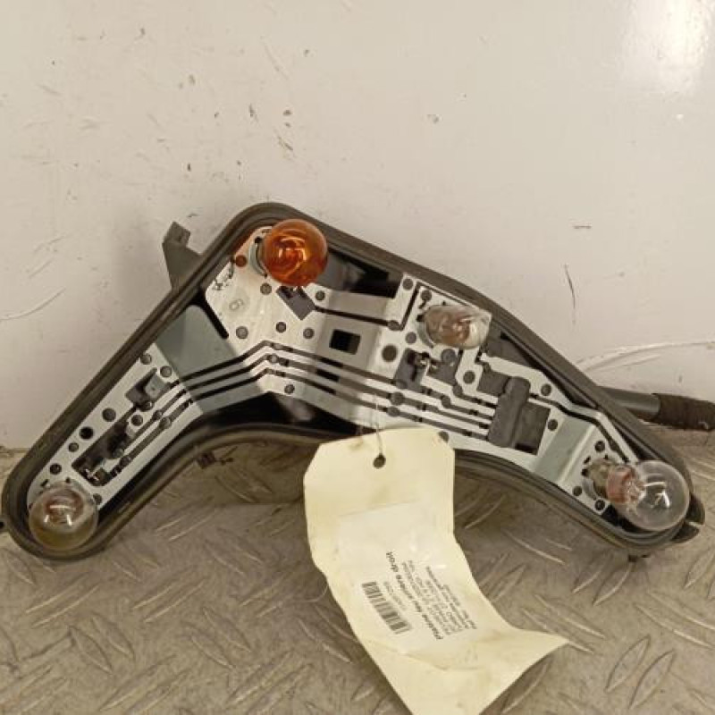 Platine feu arriere droit PEUGEOT 207
