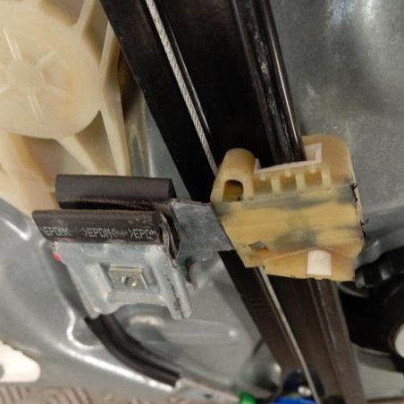 Leve vitre electrique avant droit VOLKSWAGEN POLO 4