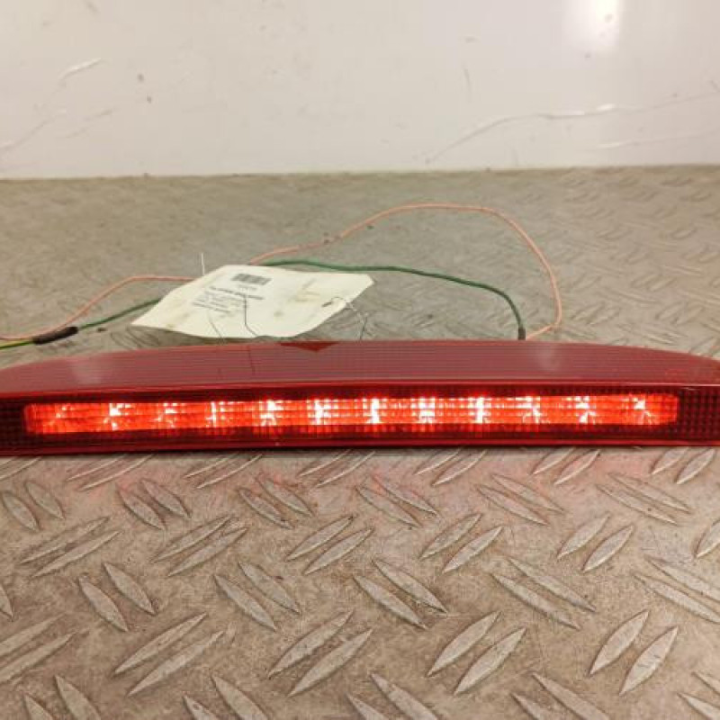 Feu arriere stop central RENAULT CLIO 2