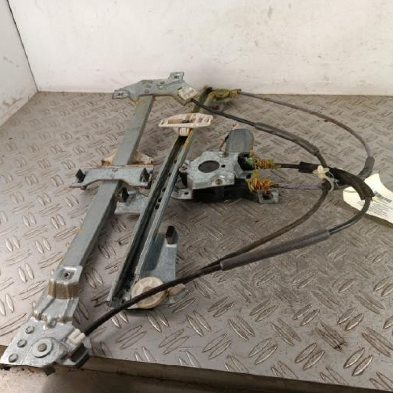 Leve vitre electrique avant droit PEUGEOT PARTNER 1