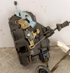 Serrure avant gauche SKODA OCTAVIA 2 Photo n°1