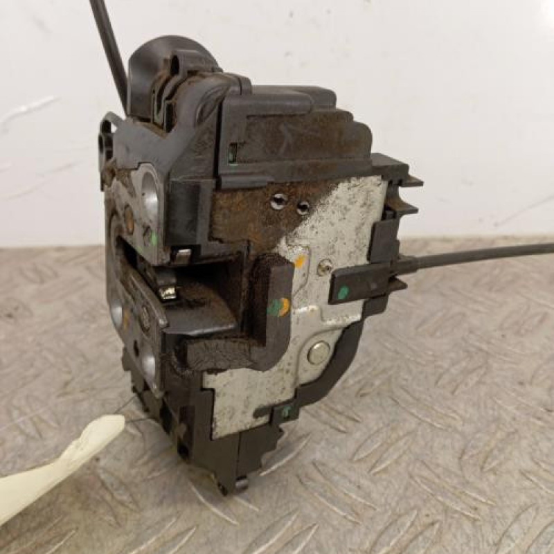 Serrure avant gauche RENAULT CLIO 3