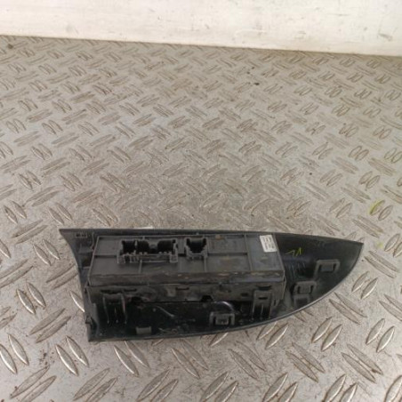 Interrupteur de leve vitre avant gauche NISSAN JUKE 1