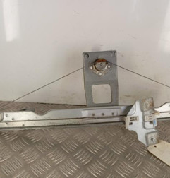 Leve vitre mecanique avant droit DACIA SANDERO 1 Photo n°1