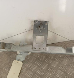 Leve vitre mecanique avant droit DACIA SANDERO 1