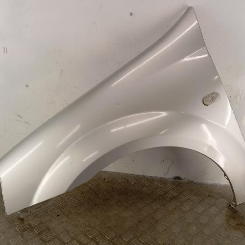 Aile avant gauche DACIA LOGAN 1