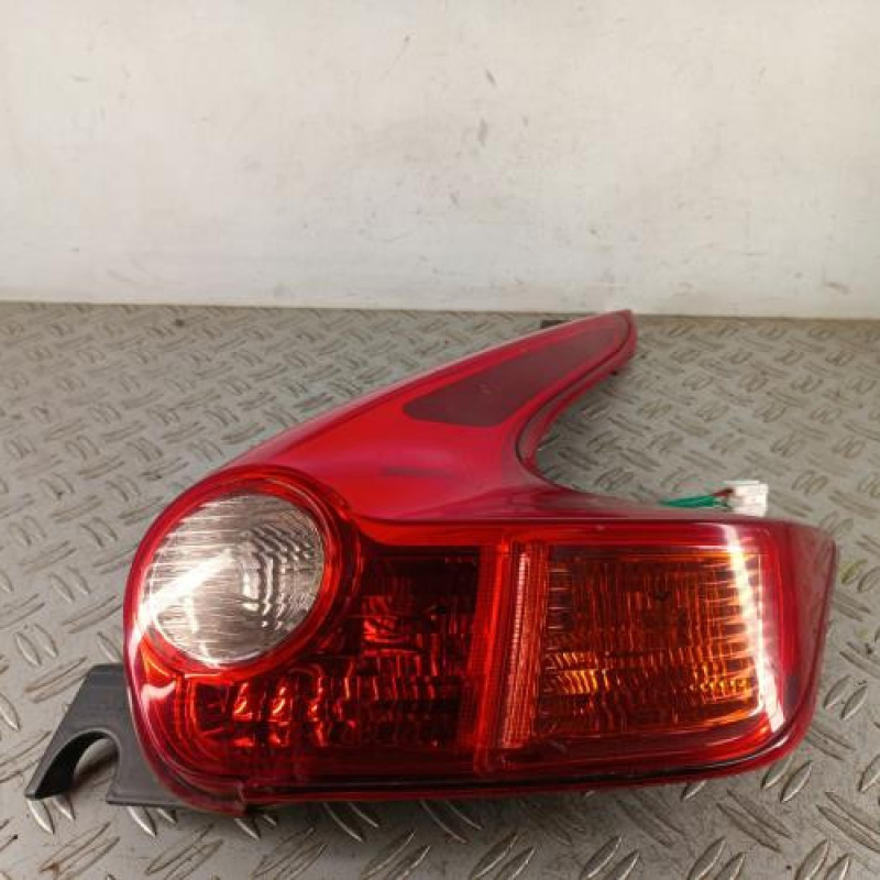 Feu arriere principal droit (feux) NISSAN JUKE 1 Feu arriere principal droit (feux) NISSAN JUKE 1